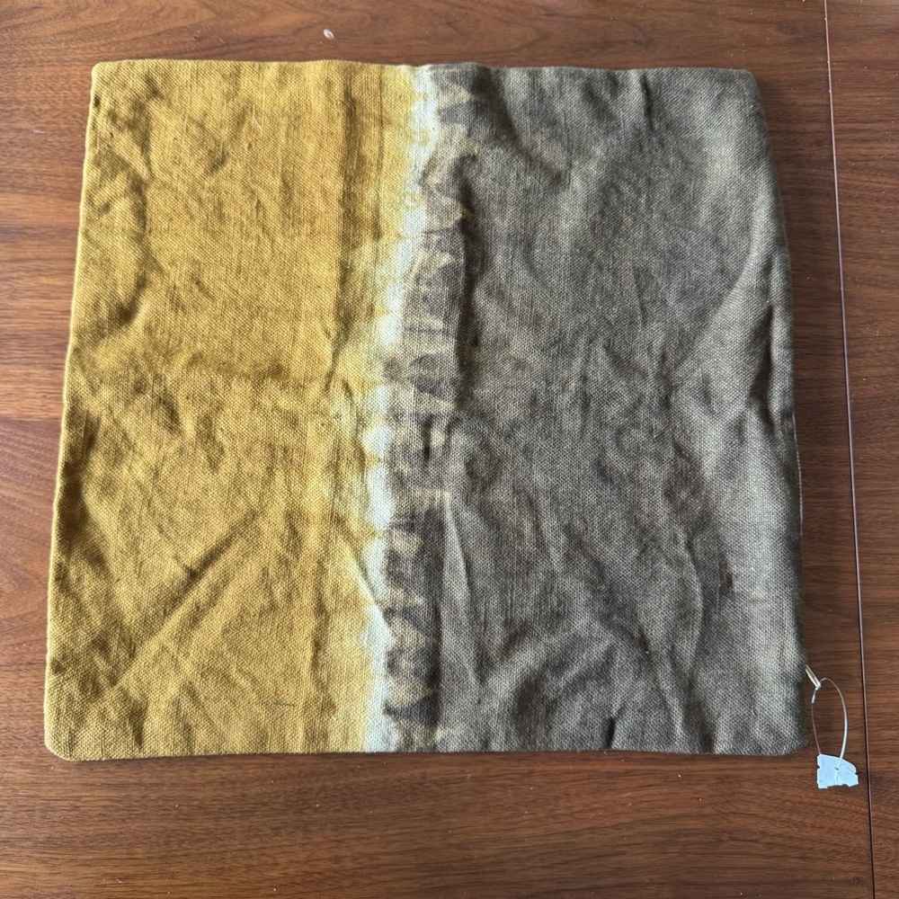 Closet clean out! CB2 Natural Dye Brown Pillow Cover Tie Dye Boho 18” x 18” New - Picture 7 of 11